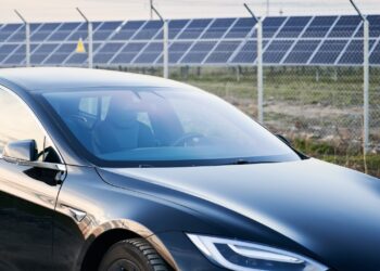 Tesla abandona el superordenador Dojo y refuerza alianzas