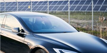 Tesla abandona el superordenador Dojo y refuerza alianzas