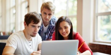 Estudiantes colombianos emplean IA